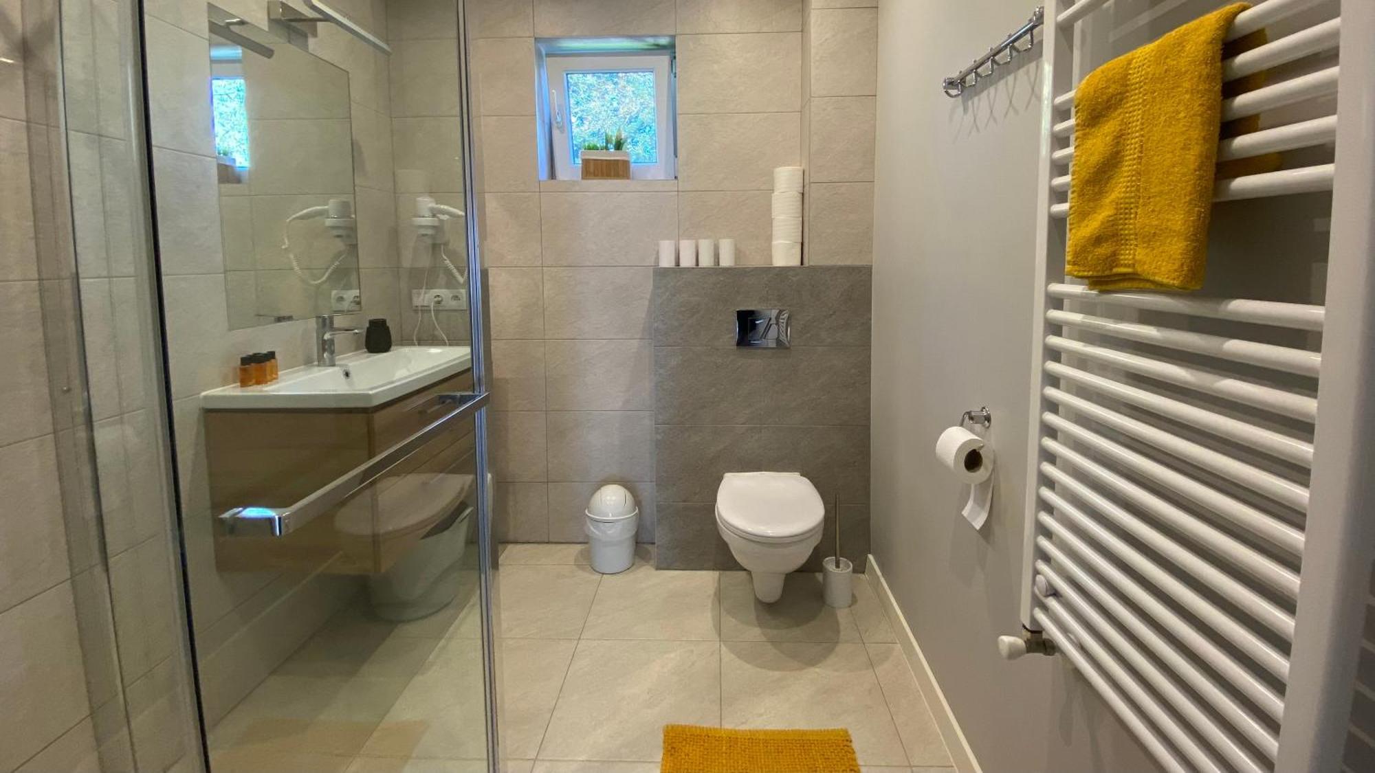 Apartamenty Fredry 레스코 외부 사진